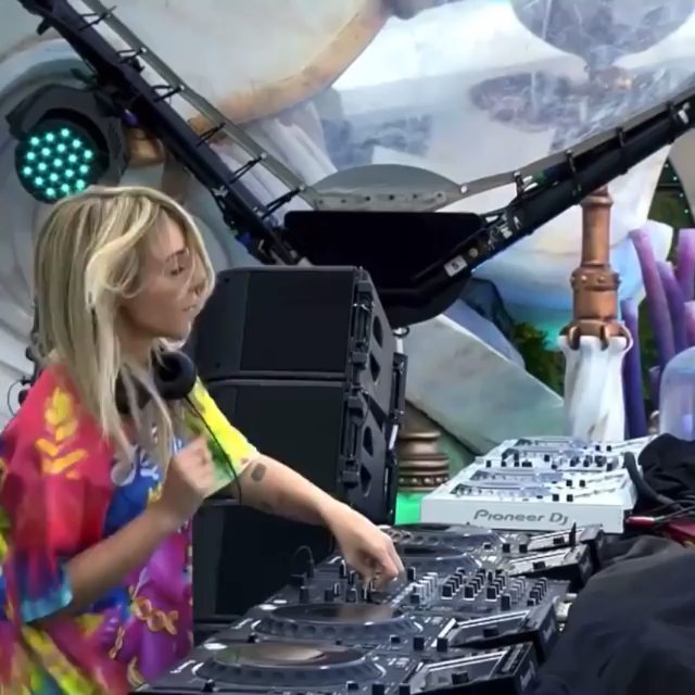 Tomorrowland Forever on Instagram: “? Well that music is lit ? . ?? @alisonwonderland in the house at @tomorrowland ?? . . ?? TAG someone who needs to see ————————— ? DM your…”