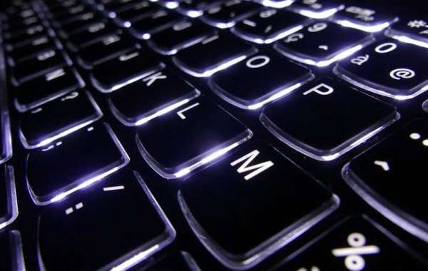 What does a computer system analyst do