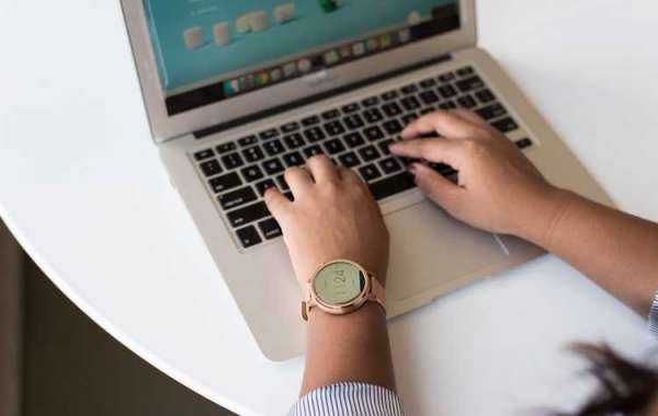 What is a computer engineer's starting salary?