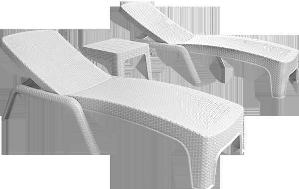 Different Materials of Outdoor Lounge Set