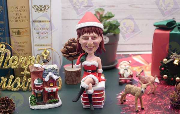 Using Custom Bobble Heads to Honor an Accomplishment