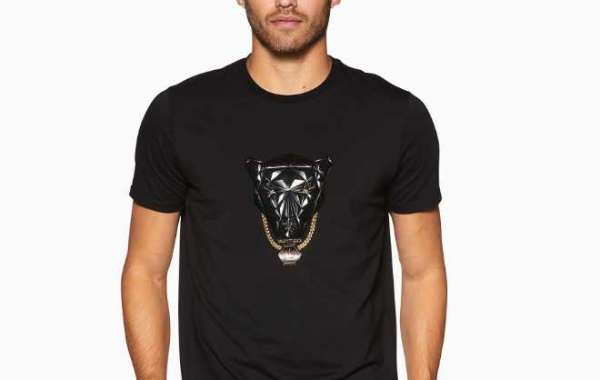 The Timeless Appeal of Black Shirts with Gold Chains