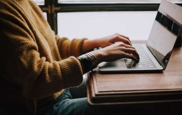 Navigating Essay Writing Services: A Critical Examination of Papersowl.com