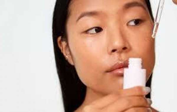 Flawless Finish: Best Cleansing Solutions for Removing Makeup