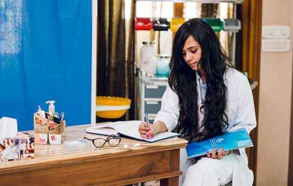 Trusted Dermatologist in North Delhi: Dr. Jaya Gupta at Jaya Skin Clinic