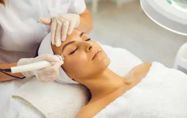 Rejuvenate Your Complexion with HydraFacial at Jaya Skin Clinic Delhi
