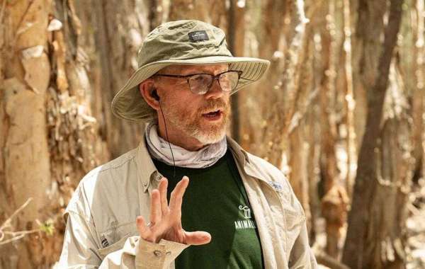 Ron Howard's 'Eden' Disappoints: A Lackluster Adventure with Underwhelming Storytelling and Uninspired Vi