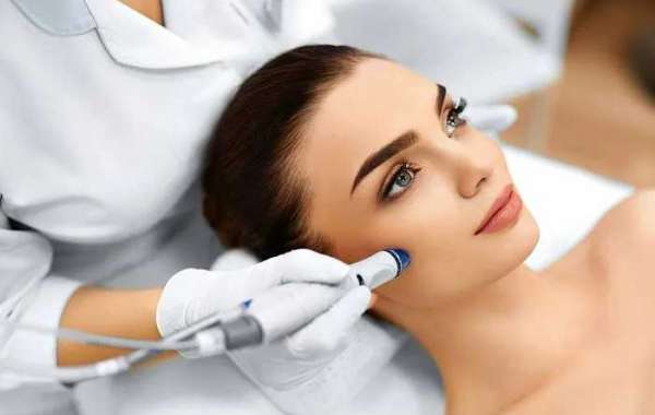 Delhi’s Glow: Unveiling Client Stories from HydraFacial Treatments