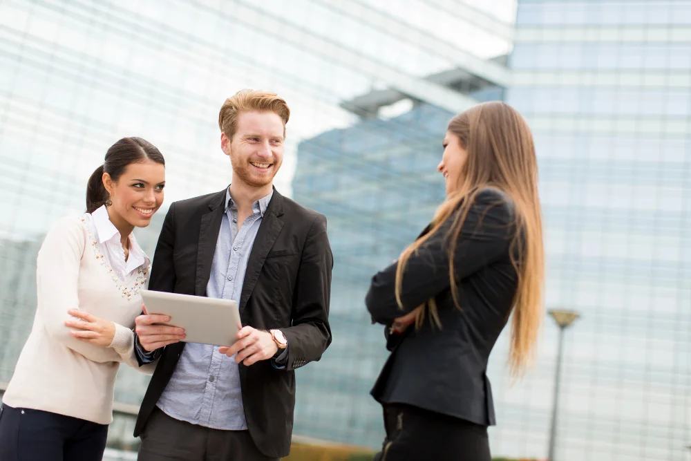 Top 10 Qualities to Look for in a Property Agent in Dubai