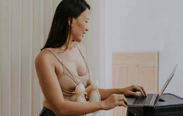 What Kind of Bra to Wear When Pumping?