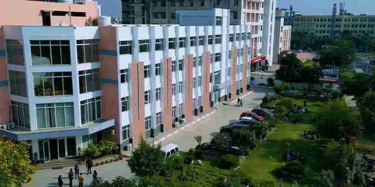 Exploring Pharmacy Education & Career Growth in 2025 for Aspiring Professionals