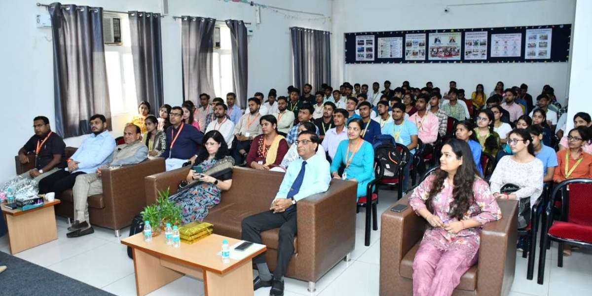 Smart Tips for Finding the Best Pharmacy College in Greater Noida