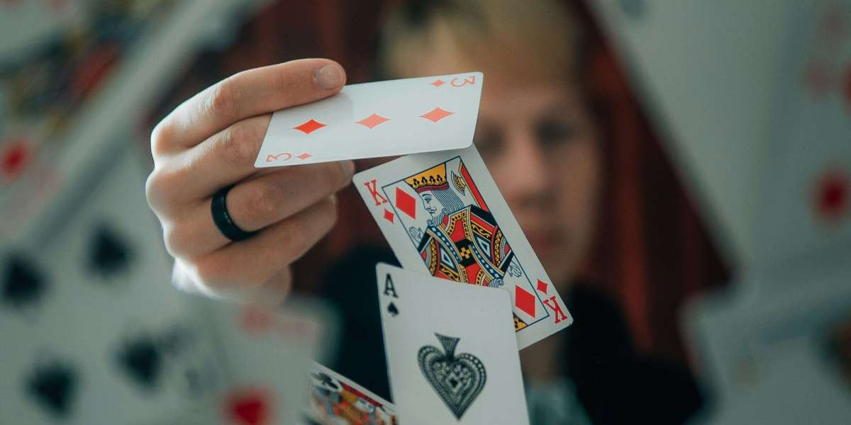 Vantaggi e Svantaggi dei Casinò: Guida Completa ai Pro e Contro del Gioco d'Azzardo Online e Offline
