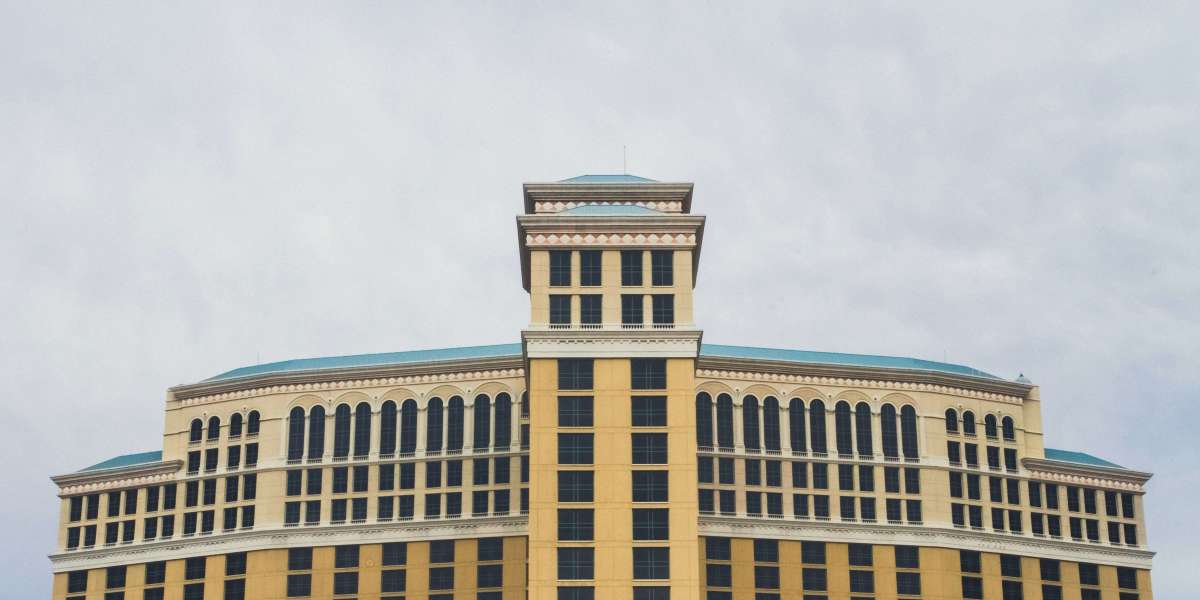 Pros and Cons of Casinos in Australia: A Comprehensive Guide to Gambling Benefits and Risks
