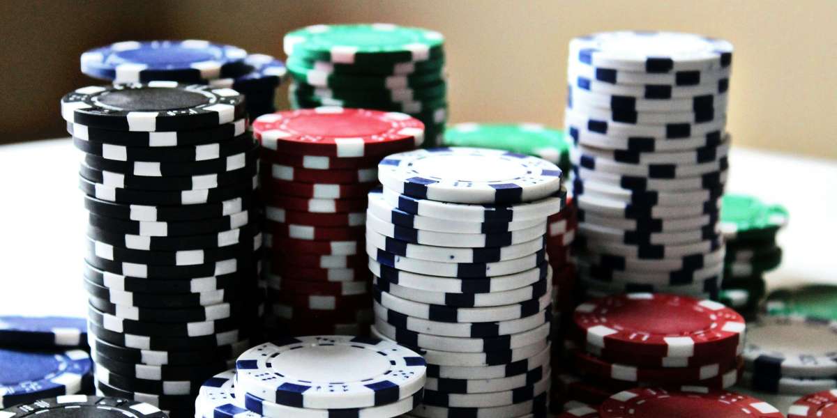Les Avantages et Inconvénients des Casinos : Guide Complet pour Comprendre les Bénéfices et Risques
