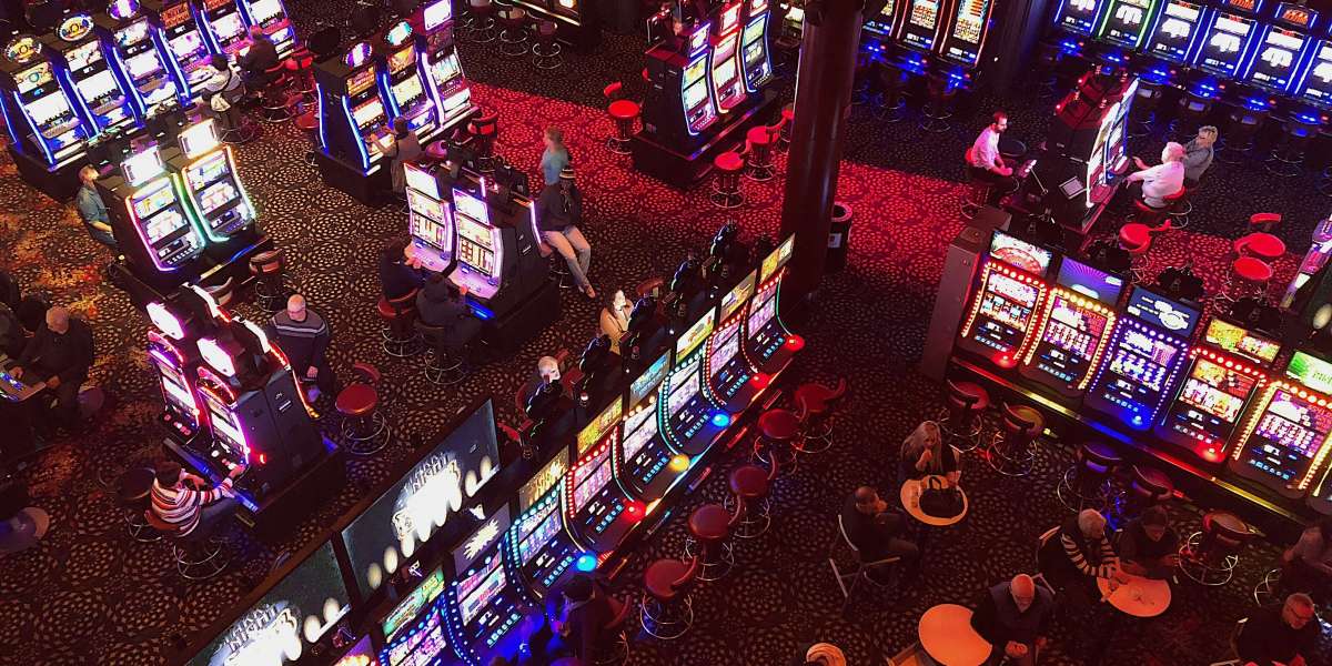 Pros and Cons of Casinos in Australia: A Comprehensive Guide to Gambling Benefits and Risks