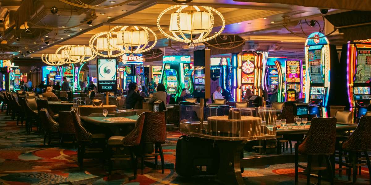 The Ultimate Guide to the Pros and Cons of Casinos: Is Gambling Still a Glamorous Affair?