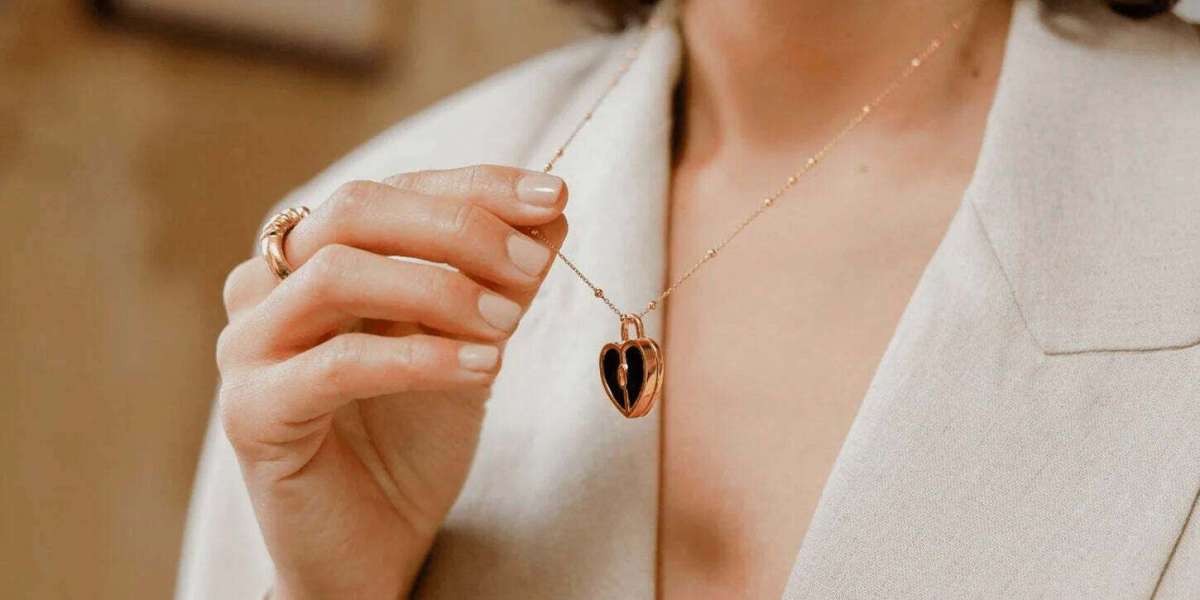 Discover Premier Jewelry Stores in Miami – Timeless Elegance at Bachi Jewels