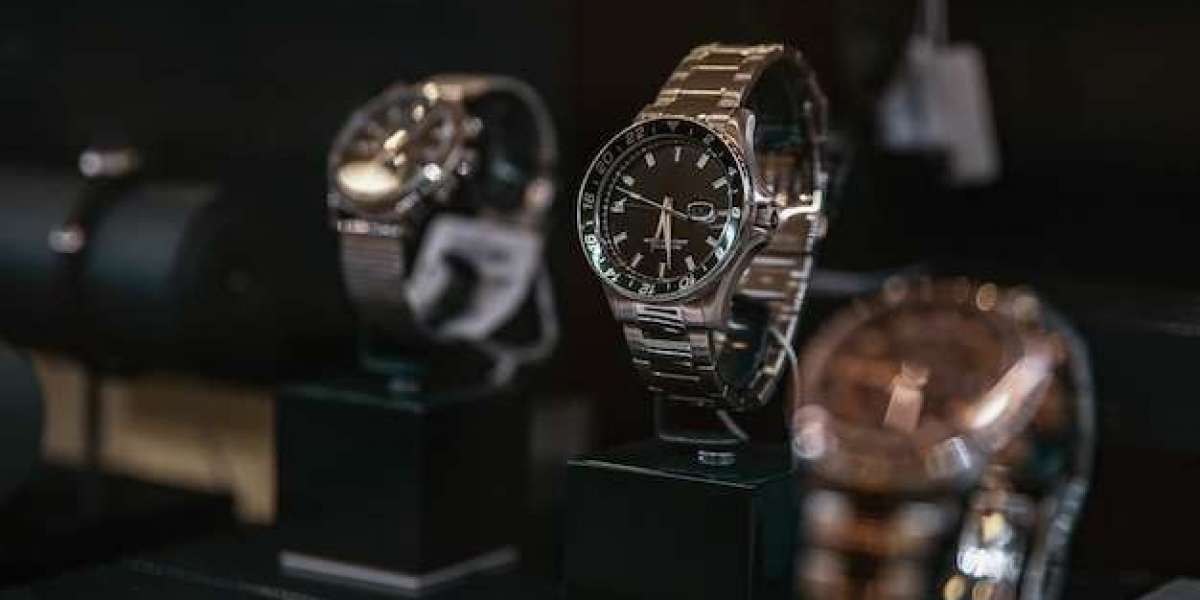 Guess vs Others: Which Branded Watch is Worth It in Pakistan?