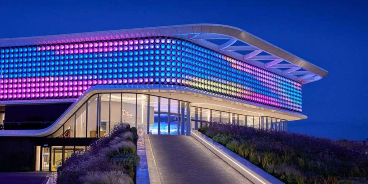 Elegant Façade Lighting to Highlight Architectural Beauty