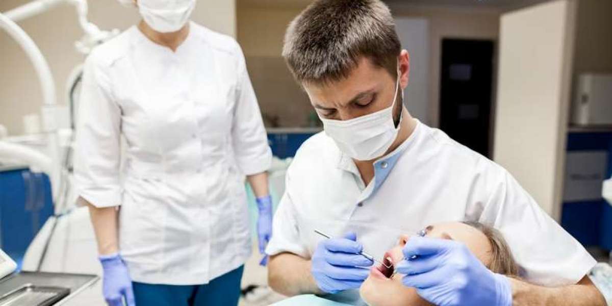 Bringing Your Teen to the Dentist: What to Watch For