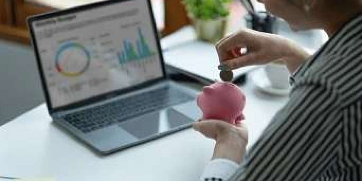 Women-Led Financial Education in Toronto