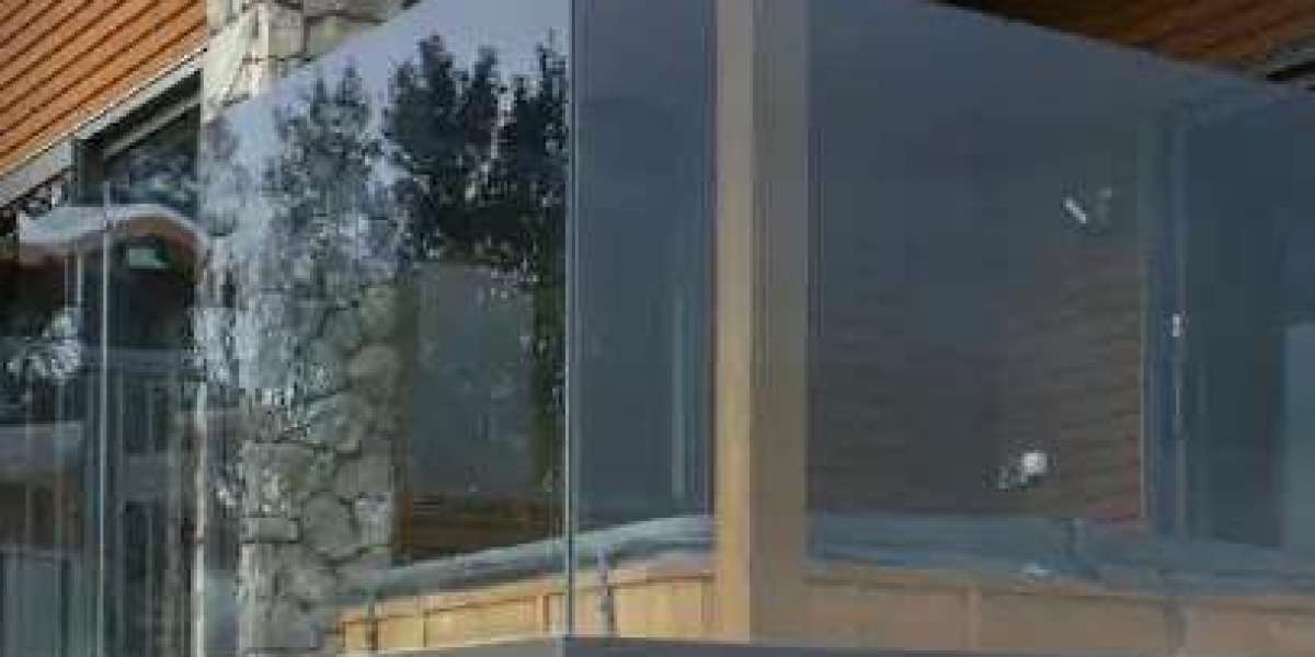 What Maintenance Is Needed for Glass and Aluminum Balustrade Systems in Auckland?