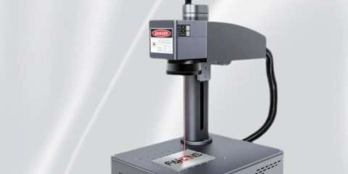 Macchina marcatrice laser per incisioni precise e permanenti in ambito industriale e creativo