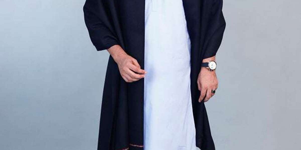 Timeless Shawls for Men – Redefining Winter Elegance with Sarwat pk