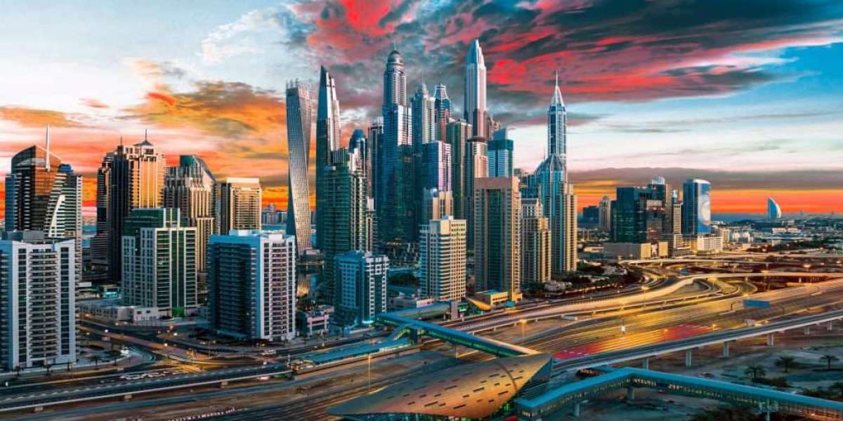 Dubai Sports City Apartments vs Off-Plan Projects in Palm Jumeirah: Investment Guide