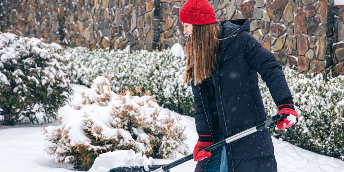 Snow Removal Costs in Canada: What Affects Pricing for Residential & Commercial Properties