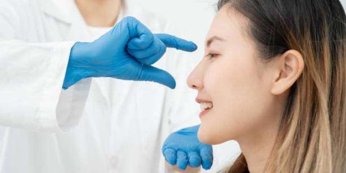 كيف تختار الطبيب المناسب لتجميل الأنف في الرياض؟