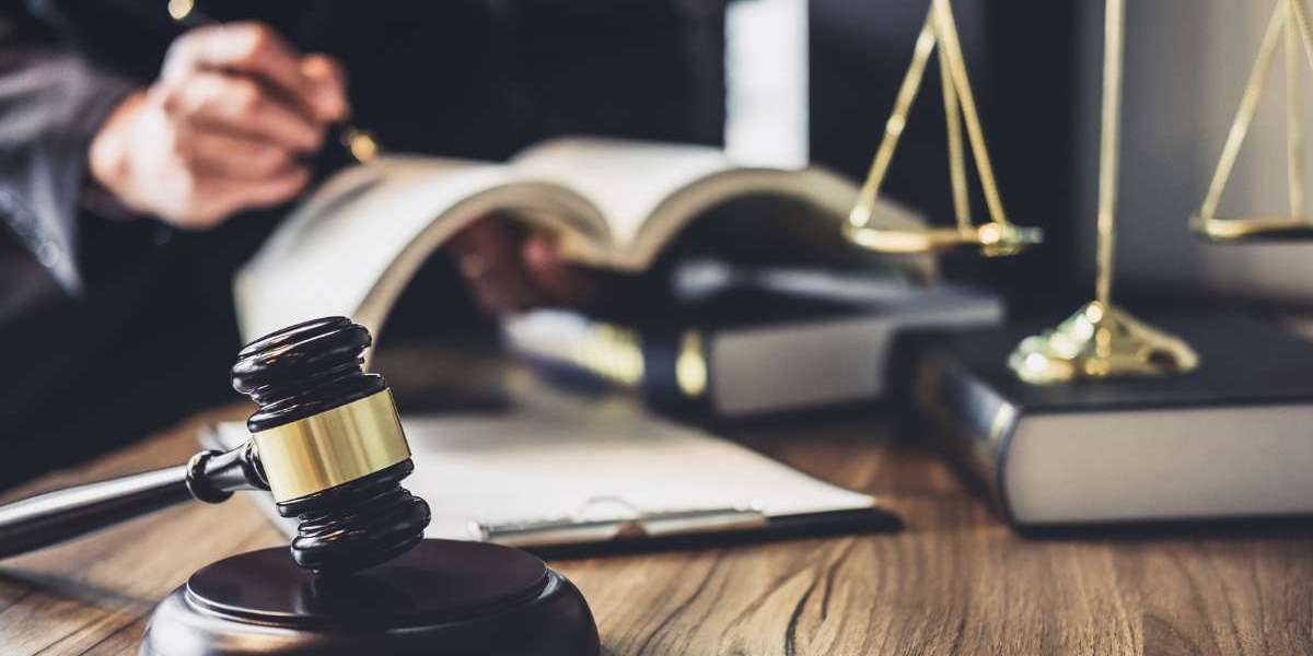 A Guide to Hiring Lawyers in Abu Dhabi
