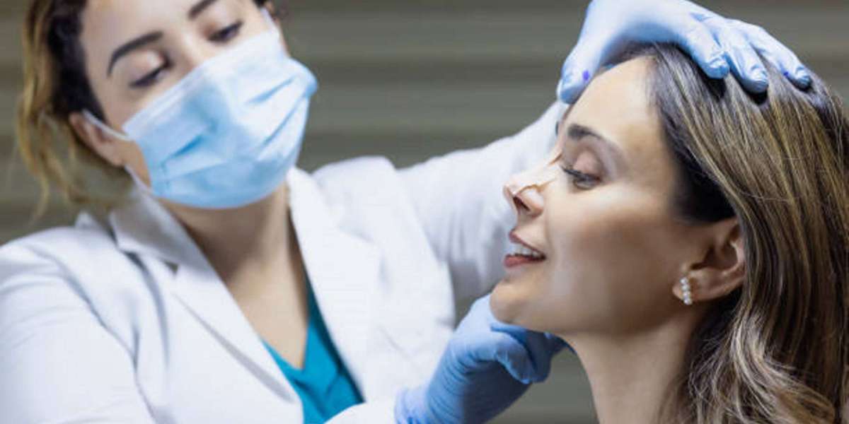 دليلك لأحدث أسعار تكاليف عملية تجميل الأنف في الرياض هذا الموسم