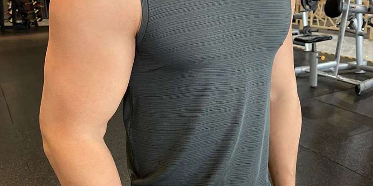 From Gym to Street: How Gym Tank Tops for Men Create Effortless Looks