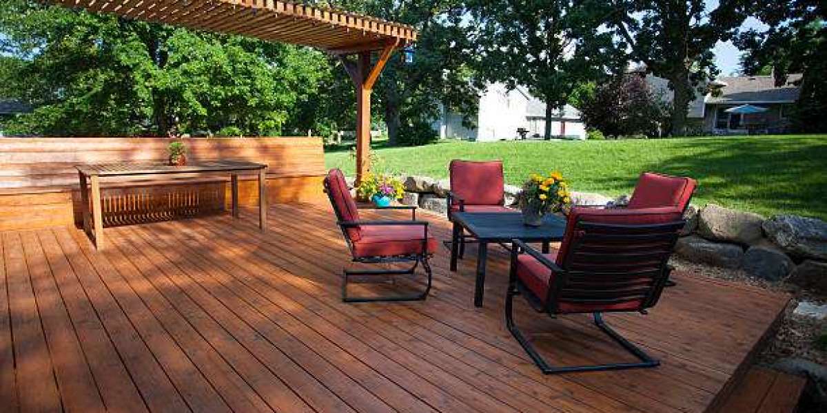 Outdoor Decking Ideas That Create a Serene Evening Relaxation Corner
