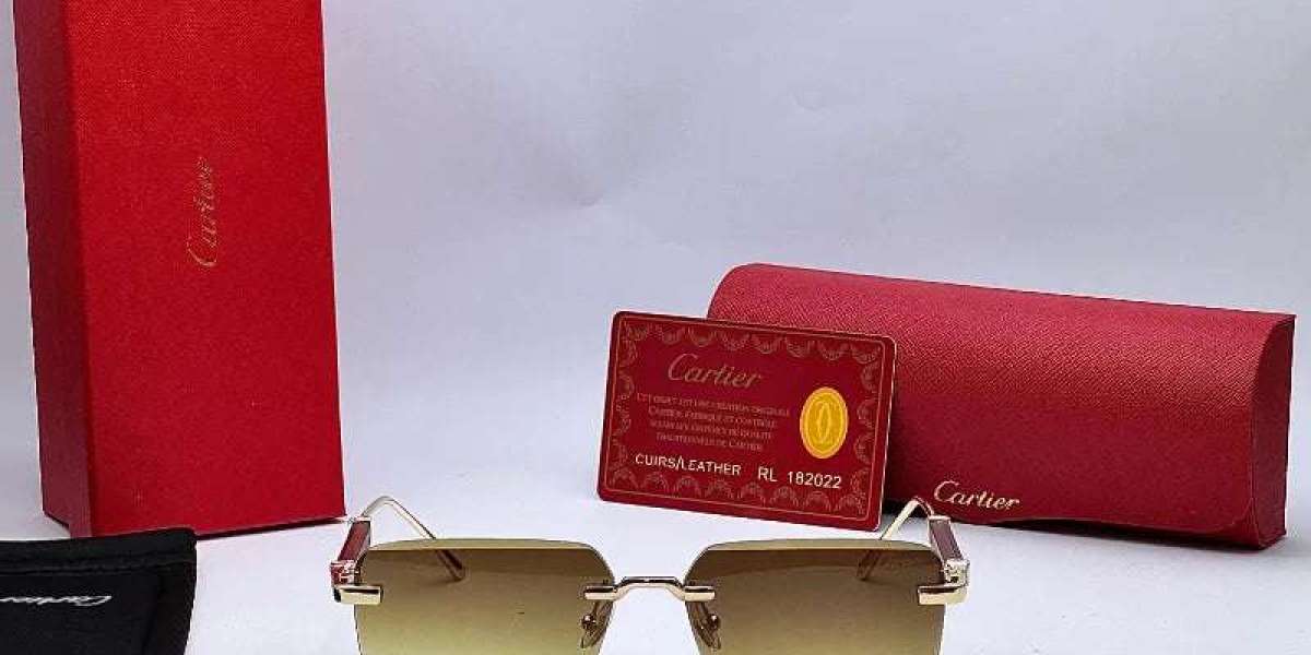 Finding the Perfect Pair: How to Buy Sunglasses in Pakistan with Confidence