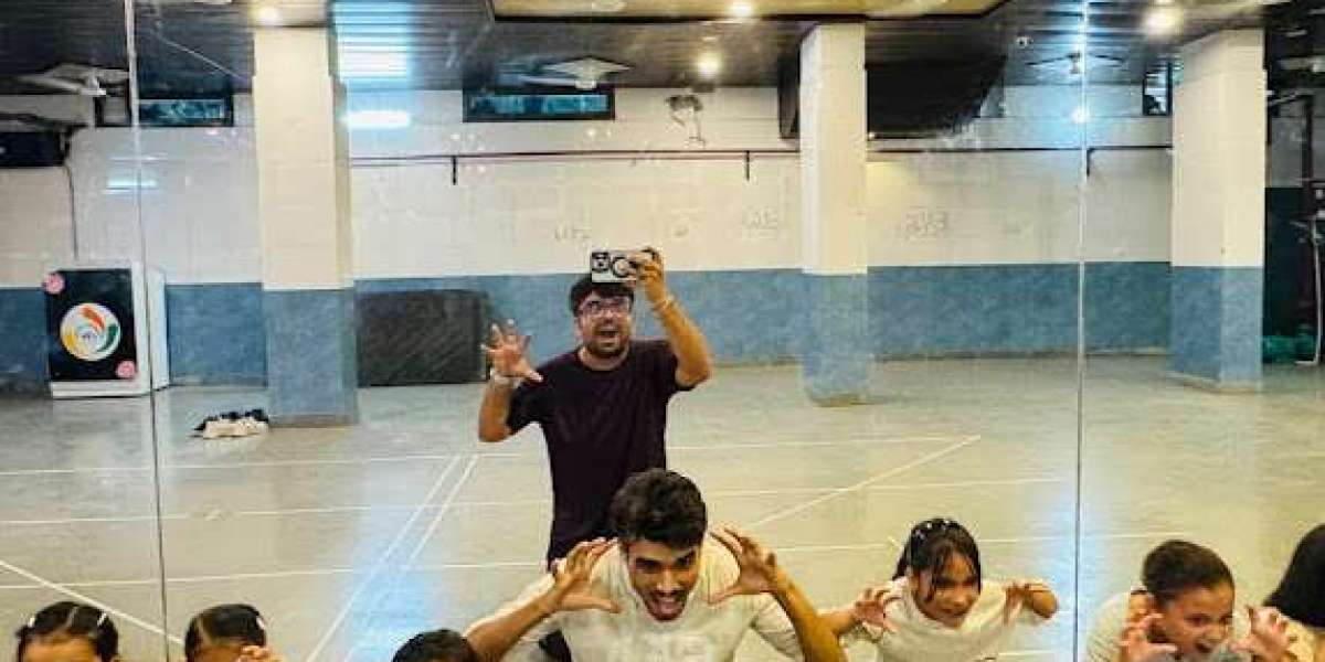 Master the Stage Presence: Discover the Best Jazz Dance Class In Mahaveer Nagar
