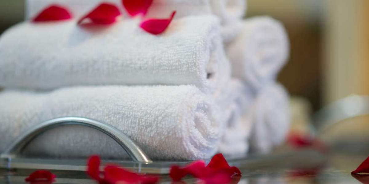 Why Luxury Hotel Towels Wholesale Are Essential for Premium Guest Experience