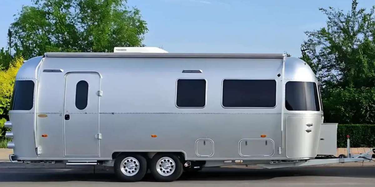 How is the maintenance fee for fold up houses calculated?