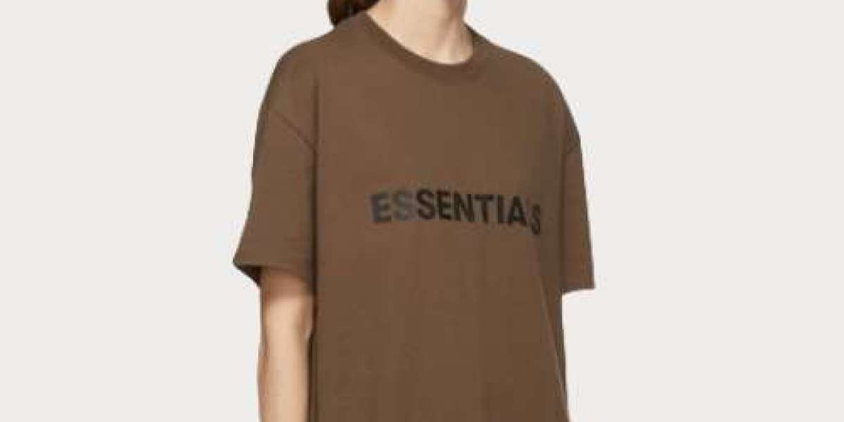 The Rise and Influence of the Essentials Hoodie in Modern Fashion