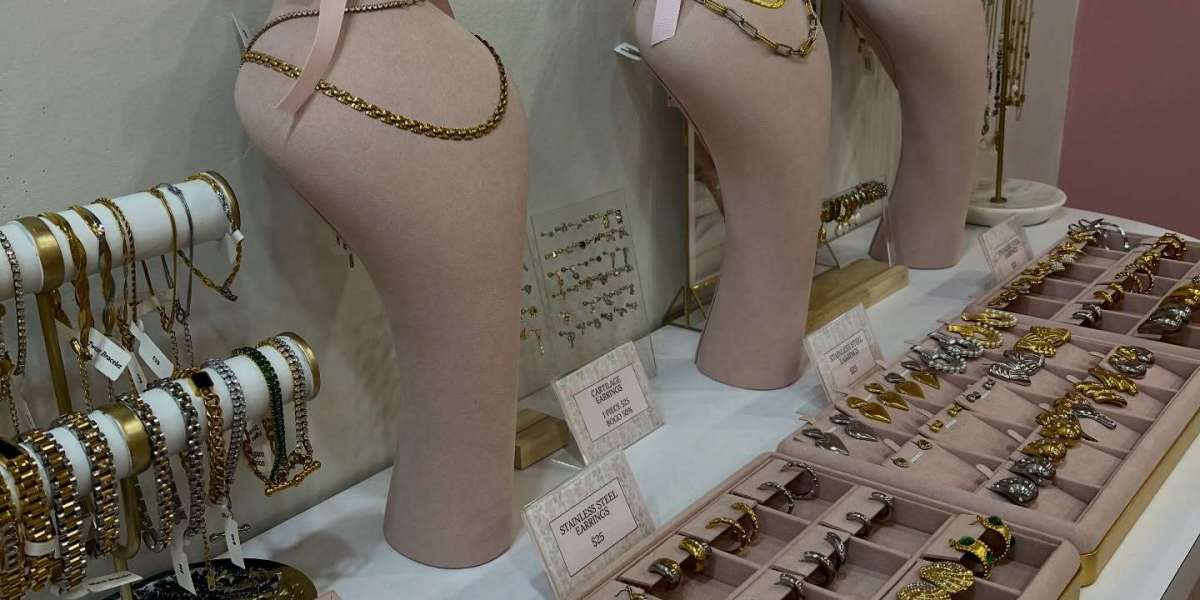 Why Stainless Steel Jewelry Is Trending This Holiday Season