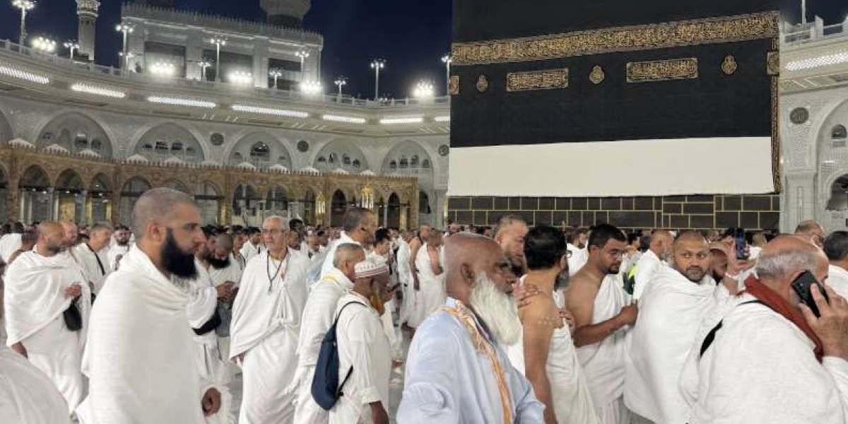 February Umrah Packages for a Blessed Family Journey