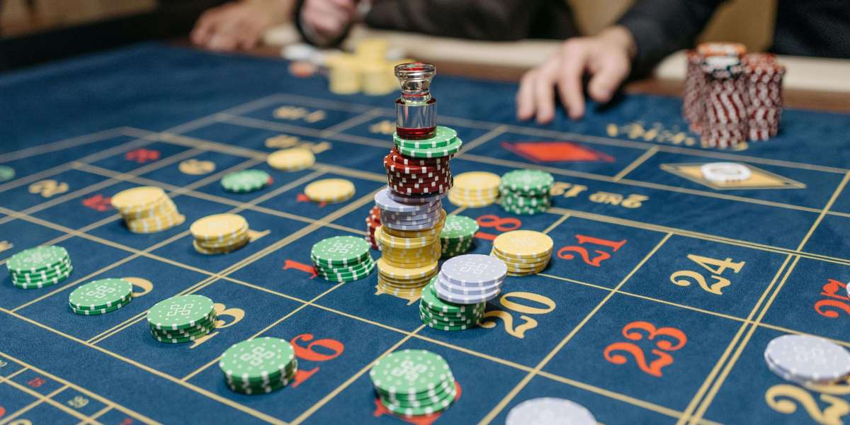 From Poker Tables to Slot Machines: The Evolution of Modern Gambling Practices