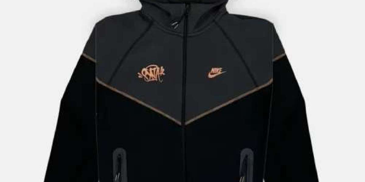 Syna World Tracksuit – The Ultimate Style Statement in Streetwear Fashion