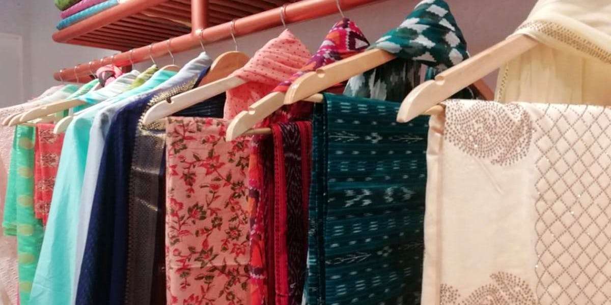 Sarees for Online Shopping – Trendy & Affordable Designs | Faburra
