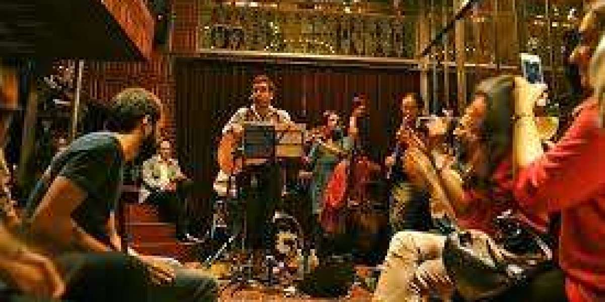 Where Evenings Turn Into Stories Through Music