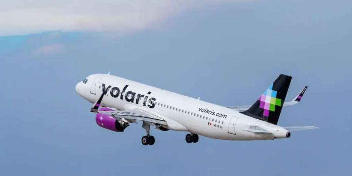 Can you change your name on a Volaris ticket?