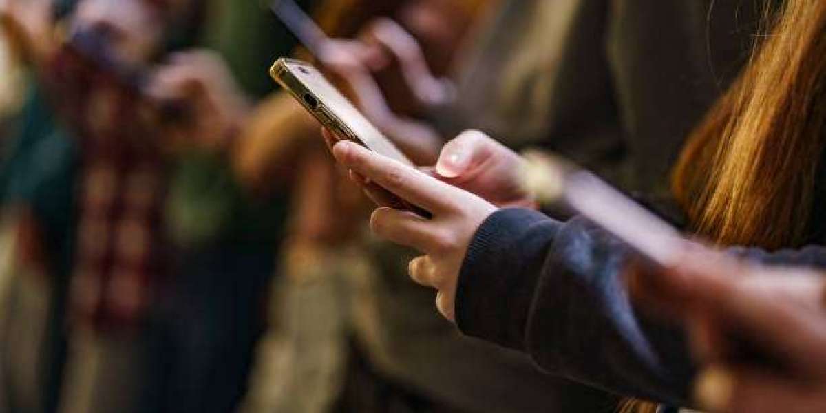 Privacy vs Connectivity: The Dilemma at the Heart of Modern Social Networking
