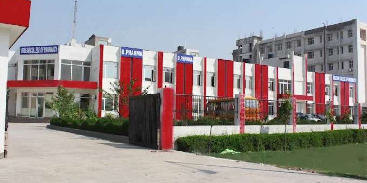 Top Pharmacy College in UP for Aspiring Pharmacists in 2025
